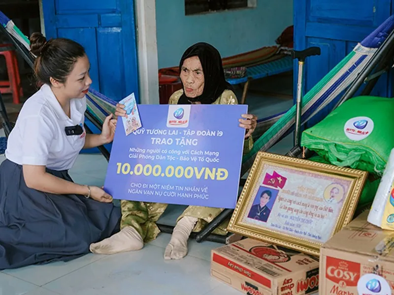 Hình ảnh minh họa các nguồn hỗ trợ bên ngoài cho vấn đề cờ bạc như nhóm hỗ trợ và đường dây nóng